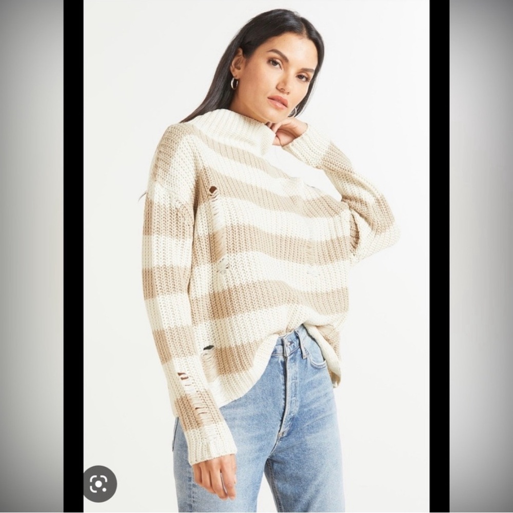 EVEREVE, Boho, Slouchy OVERSIZED DISTRESSED STRIOED NEUTRAL CROP SWEATER